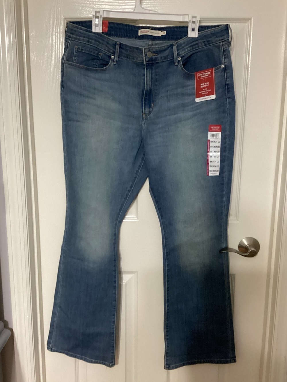 Levi’s Mid Rise Bootcut Woman’s 18(34/32)